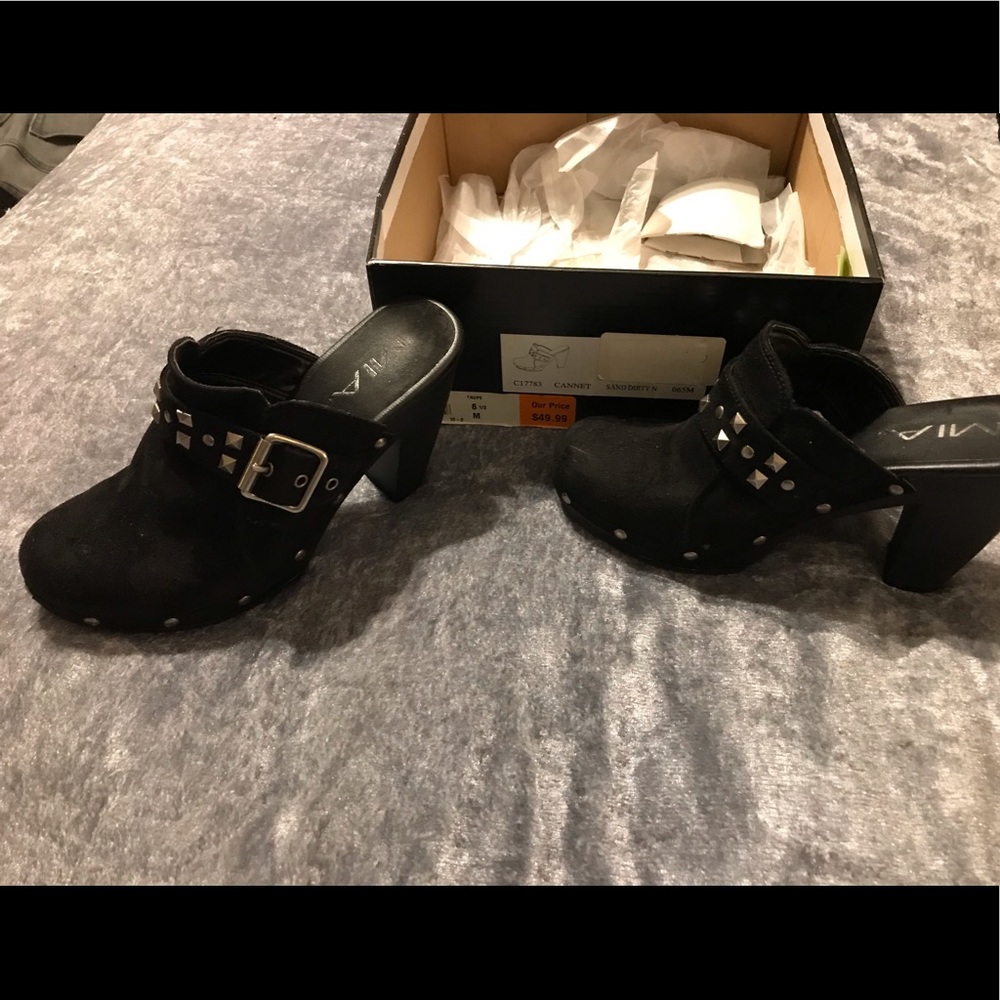 Mia mules